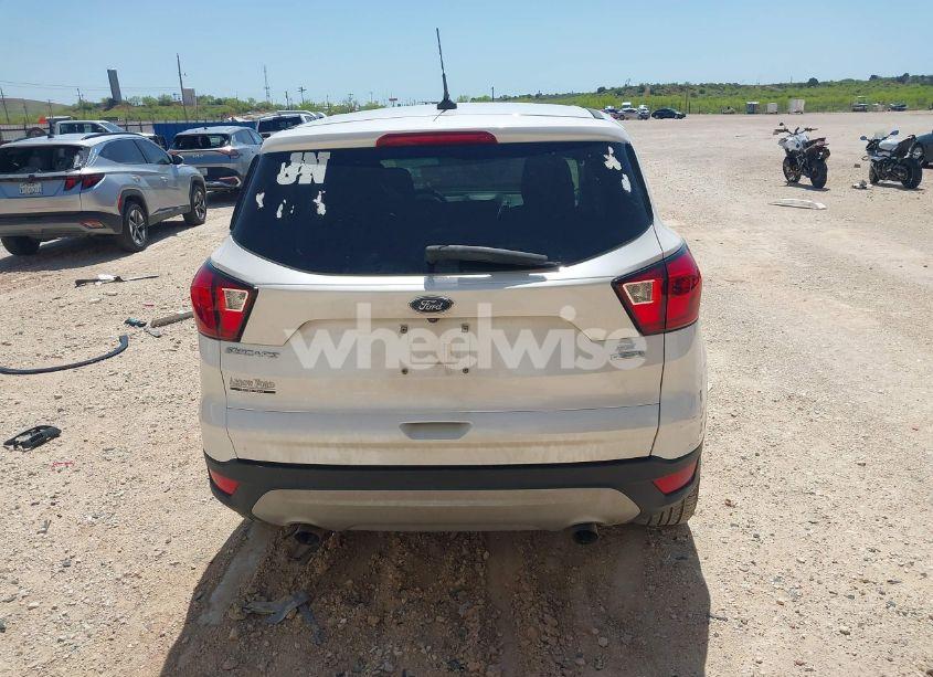 Photo 17 of 2019 Ford Escape SE (VIN 1FMCU0GD5KUA56050)