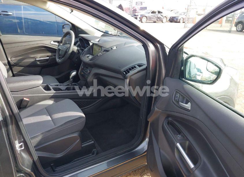 Photo 5 of 2019 Ford Escape SE (VIN 1FMCU0GD5KUA62706)