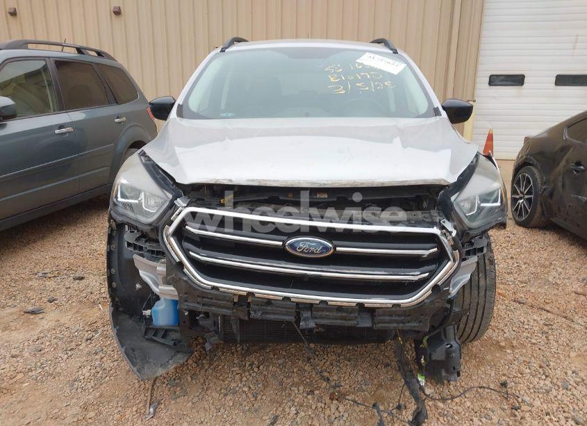 Photo 13 of 2019 Ford Escape SE (VIN 1FMCU0GD5KUB10172)