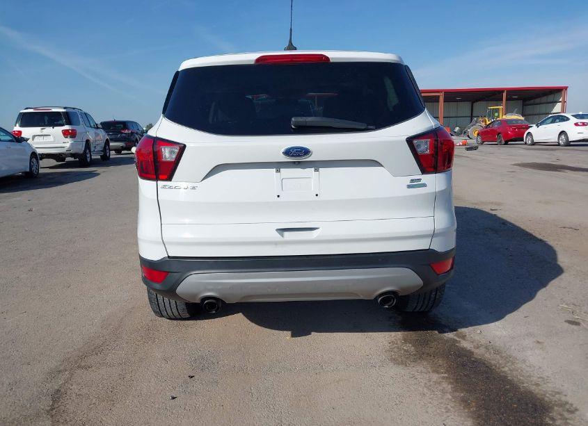 Photo 16 of 2019 Ford Escape SE (VIN 1FMCU0GD5KUB10771)