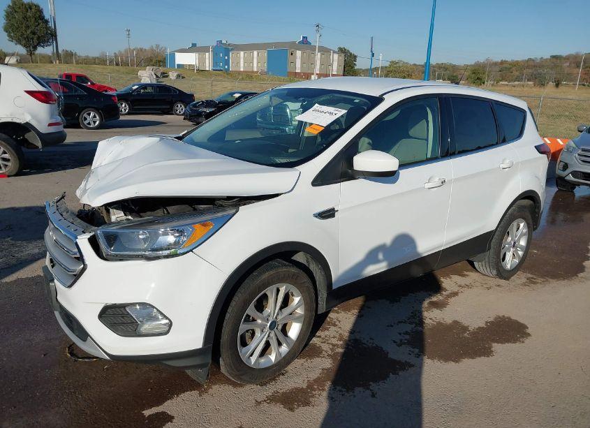 Photo 2 of 2019 Ford Escape SE (VIN 1FMCU0GD5KUB10771)