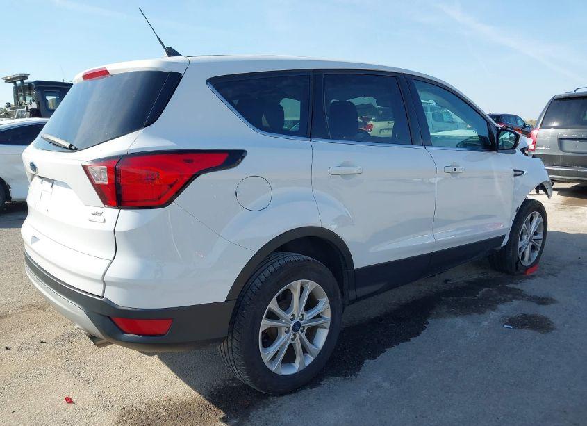 Photo 4 of 2019 Ford Escape SE (VIN 1FMCU0GD5KUB10771)