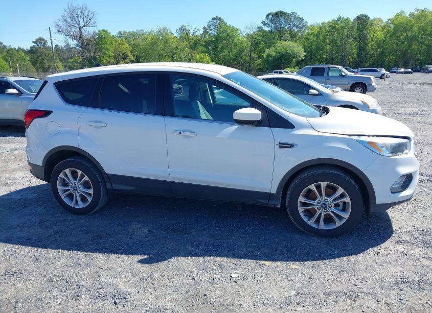 Photo 14 of 2019 Ford Escape SE (VIN 1FMCU0GD5KUB33161)