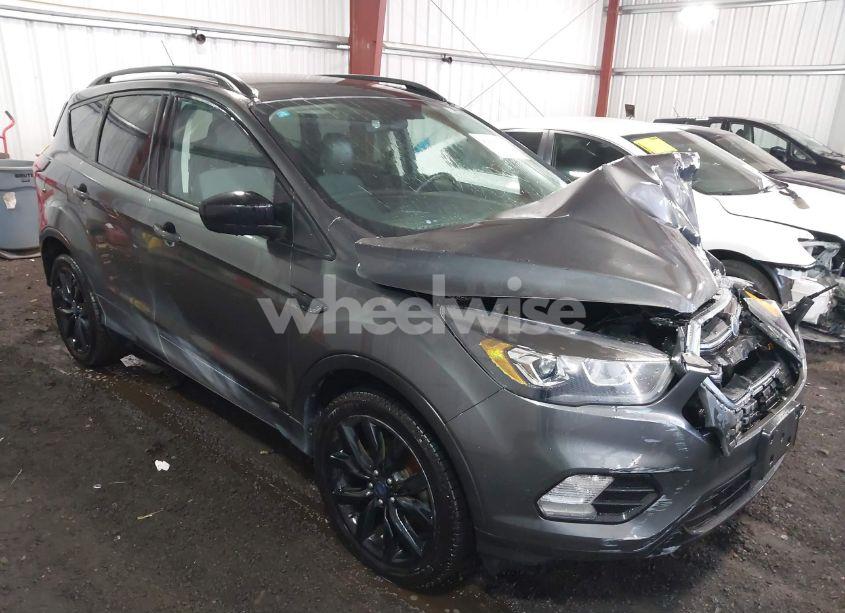 2019 Ford Escape SE (VIN 1FMCU0GD5KUB75653) main photo