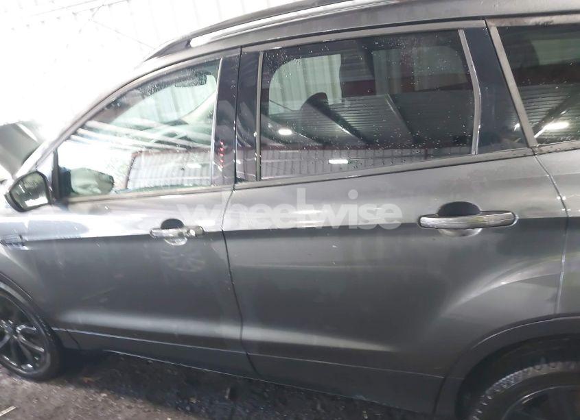 Photo 14 of 2019 Ford Escape SE (VIN 1FMCU0GD5KUB75653)