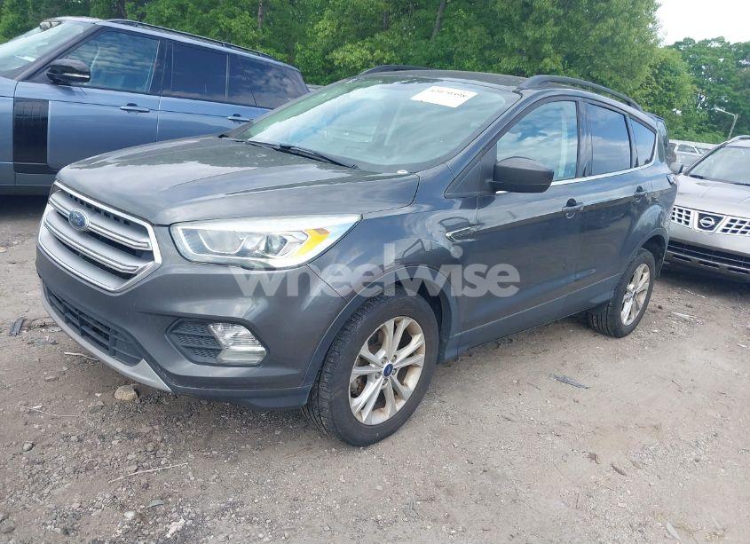 Photo 2 of 2017 Ford Escape SE (VIN 1FMCU0GD6HUA45583)