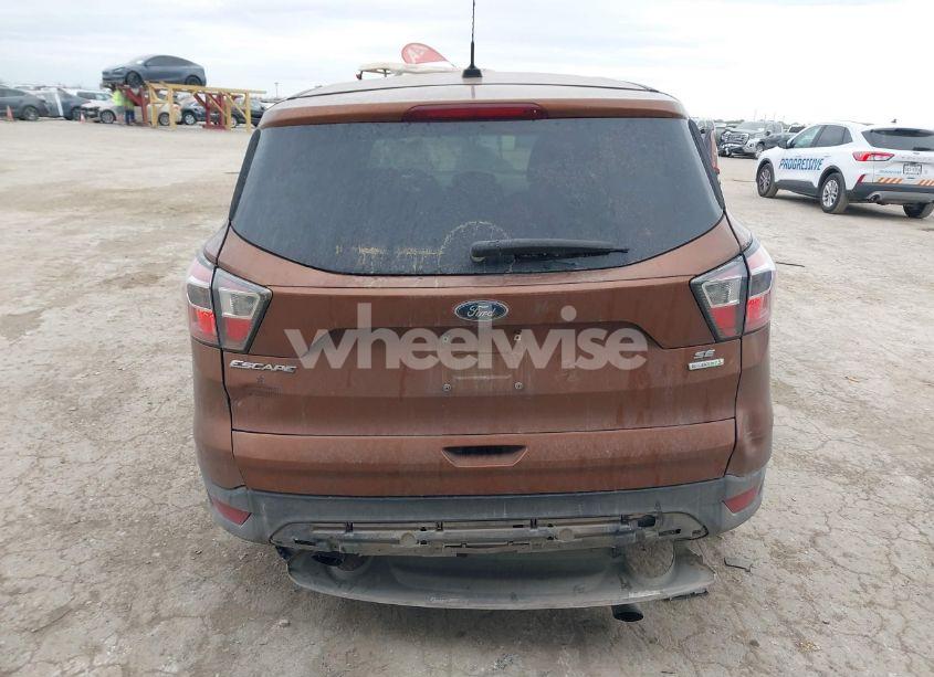 Photo 17 of 2017 Ford Escape SE (VIN 1FMCU0GD6HUA54297)