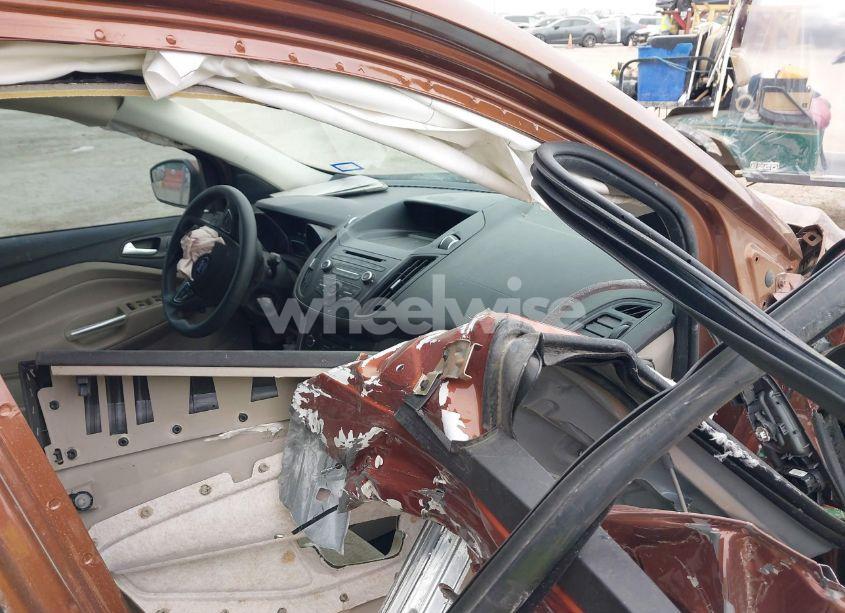 Photo 5 of 2017 Ford Escape SE (VIN 1FMCU0GD6HUA54297)