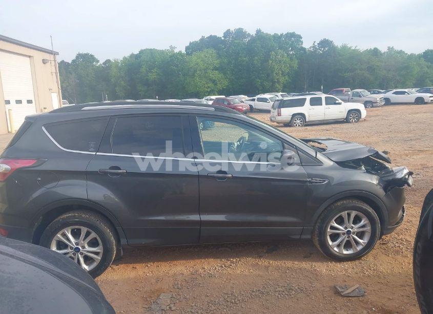 Photo 13 of 2017 Ford Escape SE (VIN 1FMCU0GD6HUB26017)