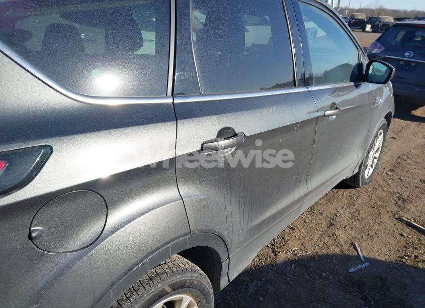 Photo 6 of 2017 Ford Escape SE (VIN 1FMCU0GD6HUB65903)