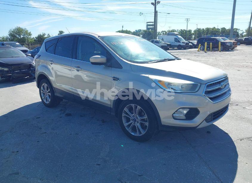 2017 Ford Escape SE (VIN 1FMCU0GD6HUB96648) main photo