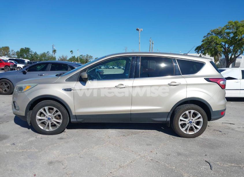 Photo 14 of 2017 Ford Escape SE (VIN 1FMCU0GD6HUB96648)
