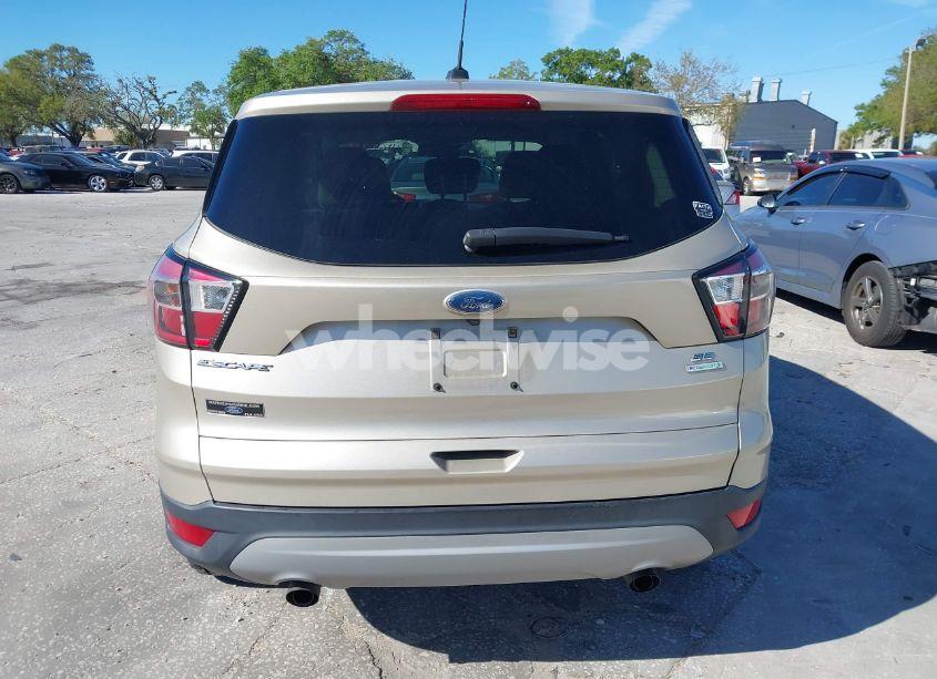 Photo 16 of 2017 Ford Escape SE (VIN 1FMCU0GD6HUB96648)