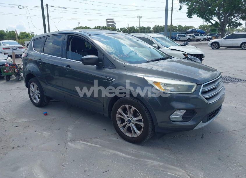 2017 Ford Escape SE (VIN 1FMCU0GD6HUC12721) main photo