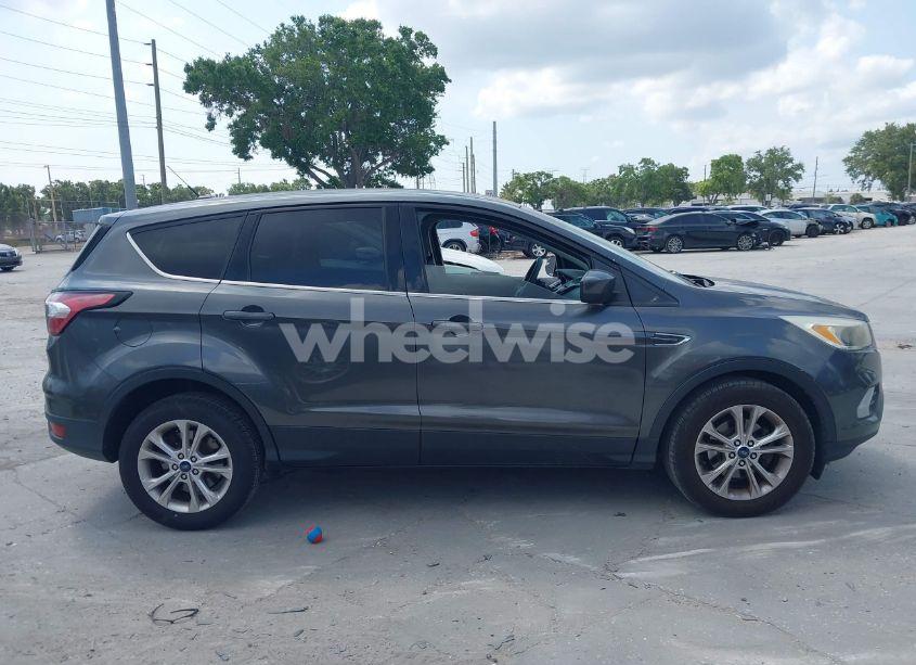 Photo 13 of 2017 Ford Escape SE (VIN 1FMCU0GD6HUC12721)