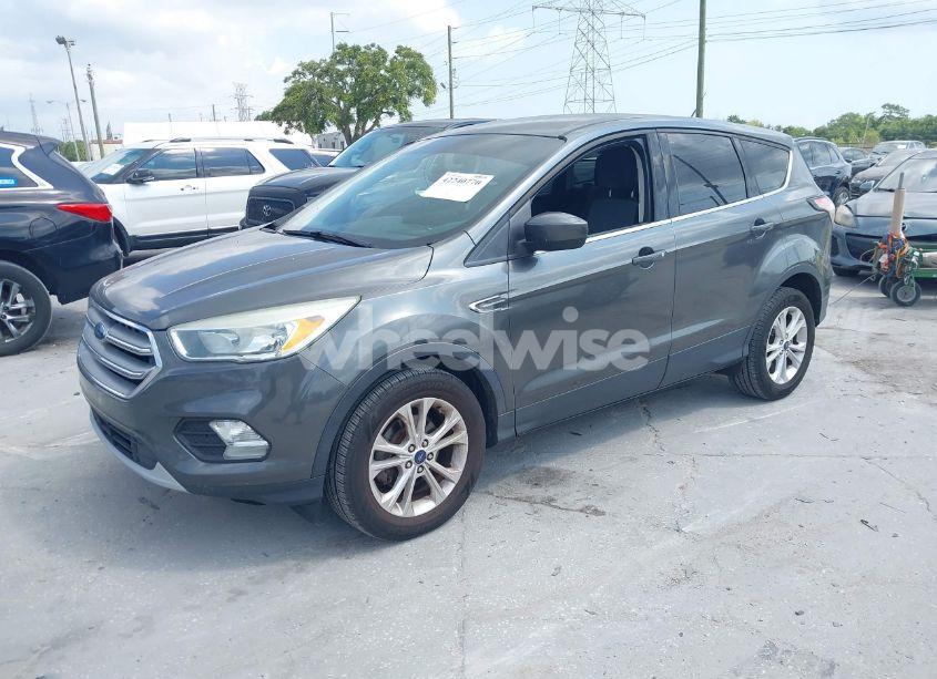 Photo 2 of 2017 Ford Escape SE (VIN 1FMCU0GD6HUC12721)