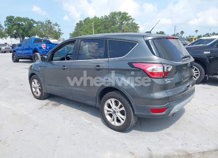 Photo 3 of 2017 Ford Escape SE (VIN 1FMCU0GD6HUC12721)