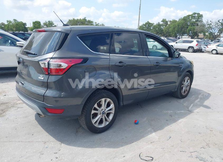 Photo 4 of 2017 Ford Escape SE (VIN 1FMCU0GD6HUC12721)