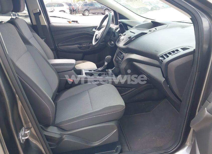 Photo 5 of 2017 Ford Escape SE (VIN 1FMCU0GD6HUC12721)