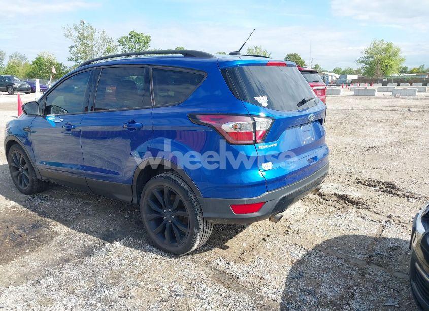 Photo 3 of 2017 Ford Escape SE (VIN 1FMCU0GD6HUC23458)
