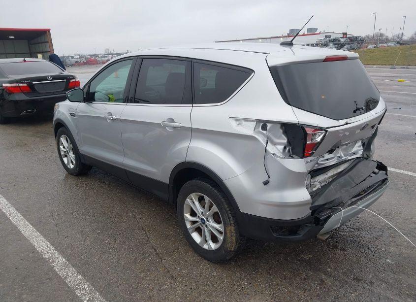 Photo 3 of 2017 Ford Escape SE (VIN 1FMCU0GD6HUC66181)