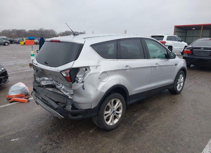Photo 4 of 2017 Ford Escape SE (VIN 1FMCU0GD6HUC66181)