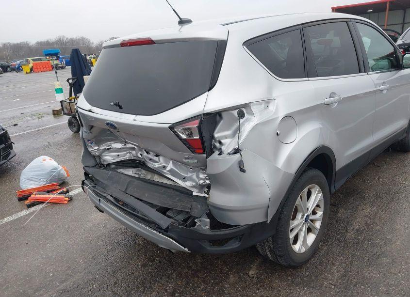 Photo 6 of 2017 Ford Escape SE (VIN 1FMCU0GD6HUC66181)