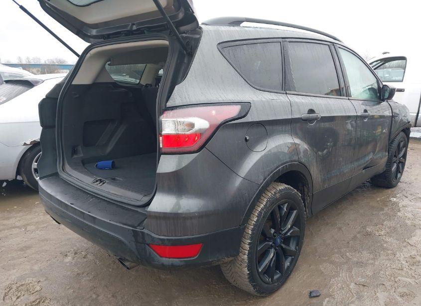 Photo 4 of 2017 Ford Escape SE (VIN 1FMCU0GD6HUC77228)