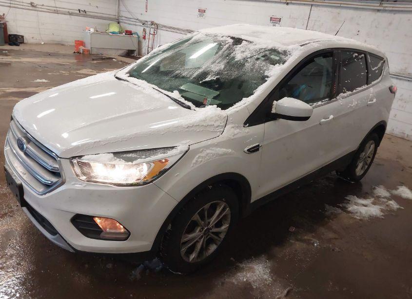 Photo 2 of 2017 Ford Escape SE (VIN 1FMCU0GD6HUD20014)