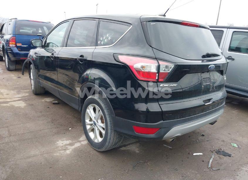 Photo 3 of 2017 Ford Escape SE (VIN 1FMCU0GD6HUD50467)