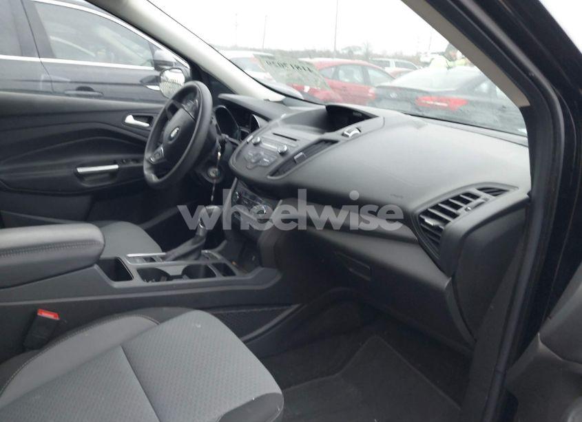 Photo 5 of 2017 Ford Escape SE (VIN 1FMCU0GD6HUD50467)