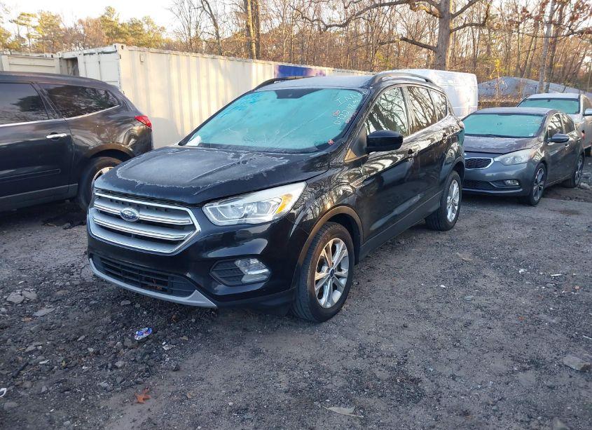 Photo 2 of 2017 Ford Escape SE (VIN 1FMCU0GD6HUD92248)