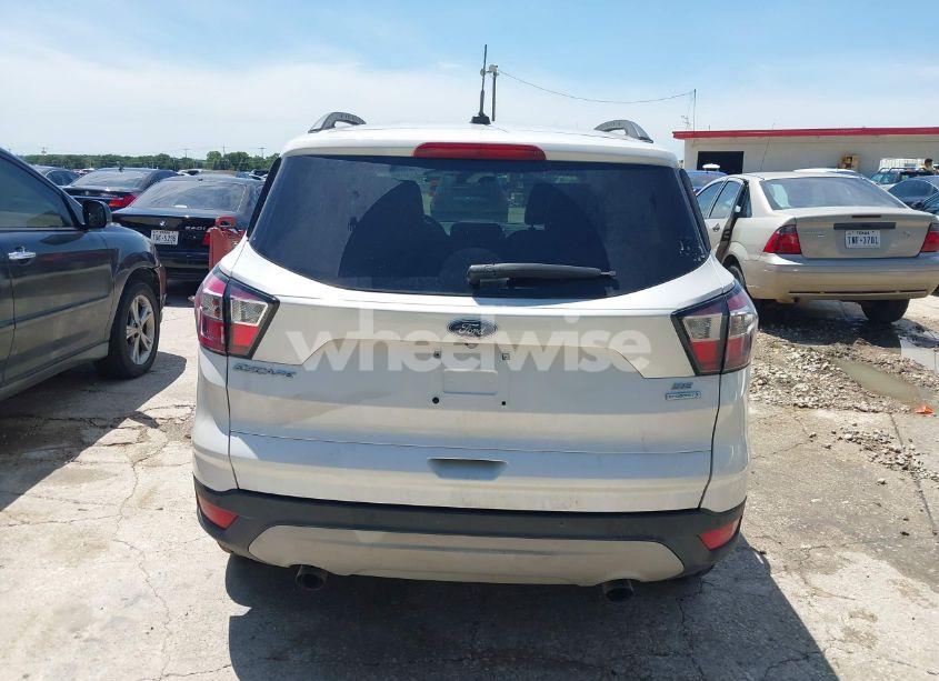 Photo 16 of 2017 Ford Escape SE (VIN 1FMCU0GD6HUE69099)