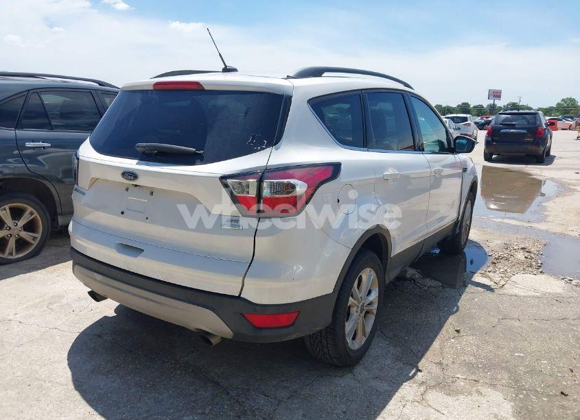 Photo 4 of 2017 Ford Escape SE (VIN 1FMCU0GD6HUE69099)