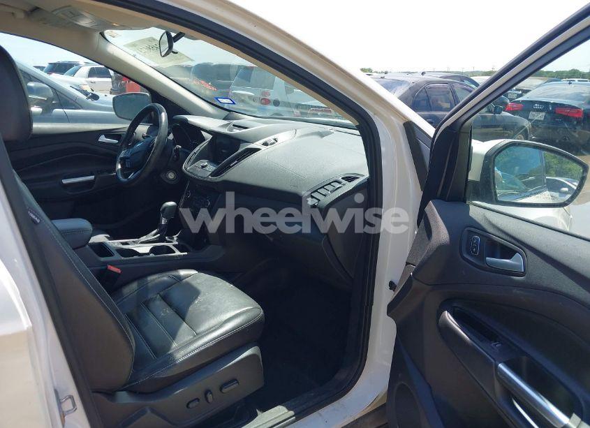 Photo 5 of 2017 Ford Escape SE (VIN 1FMCU0GD6HUE69099)