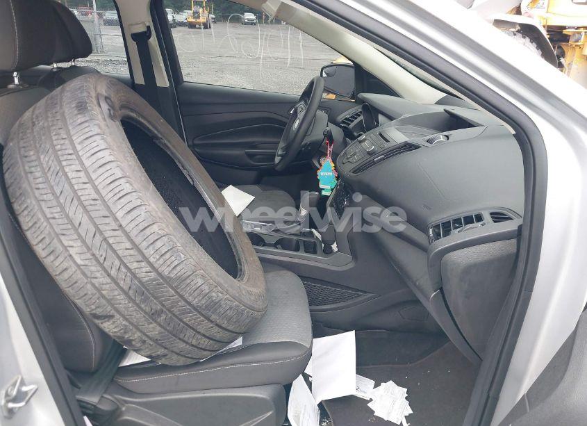 Photo 5 of 2017 Ford Escape SE (VIN 1FMCU0GD6HUE69894)