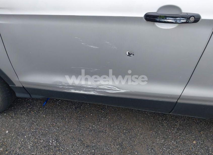 Photo 6 of 2017 Ford Escape SE (VIN 1FMCU0GD6HUE69894)