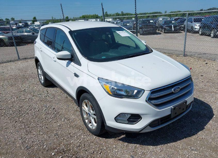 2017 Ford Escape SE (VIN 1FMCU0GD6HUE88591) main photo