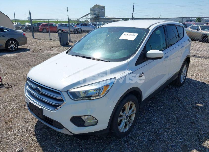 Photo 2 of 2017 Ford Escape SE (VIN 1FMCU0GD6HUE88591)