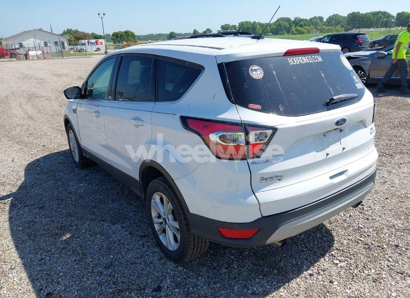 Photo 3 of 2017 Ford Escape SE (VIN 1FMCU0GD6HUE88591)