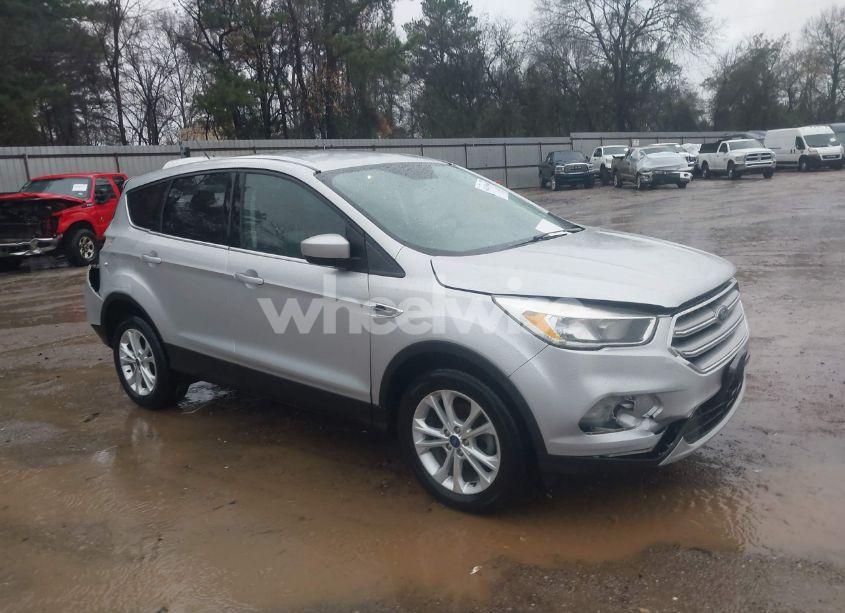 2017 Ford Escape SE (VIN 1FMCU0GD6HUE91264) main photo