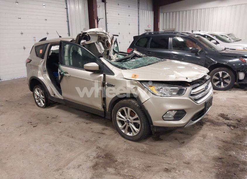 2018 Ford Escape SE (VIN 1FMCU0GD6JUA02707) main photo