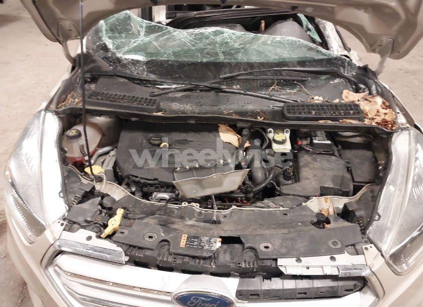 Photo 10 of 2018 Ford Escape SE (VIN 1FMCU0GD6JUA02707)