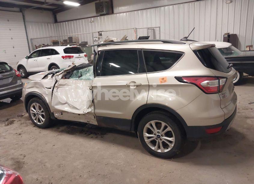 Photo 13 of 2018 Ford Escape SE (VIN 1FMCU0GD6JUA02707)