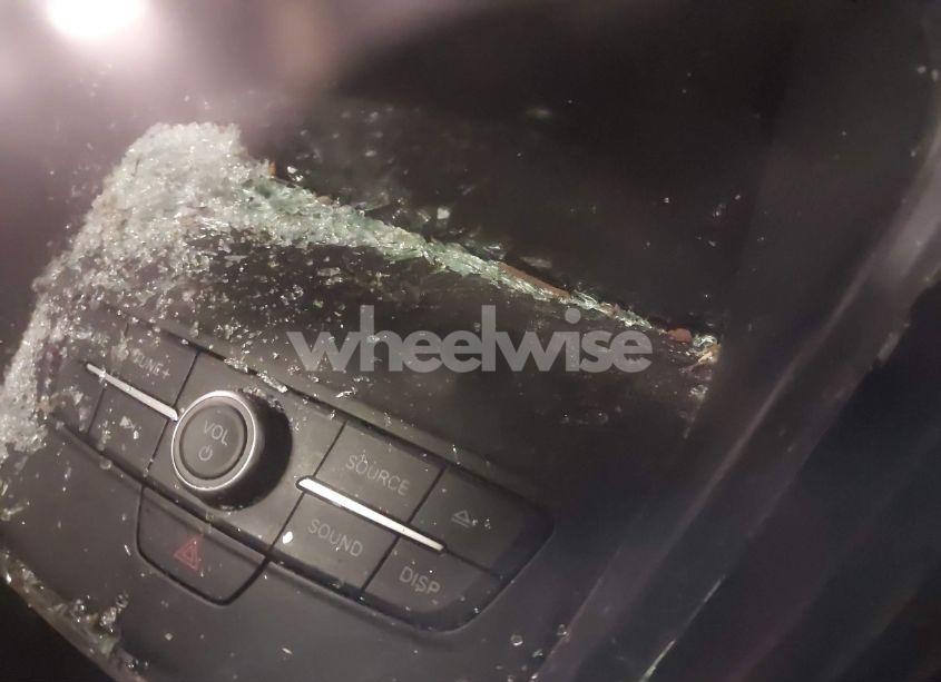 Photo 14 of 2018 Ford Escape SE (VIN 1FMCU0GD6JUA02707)