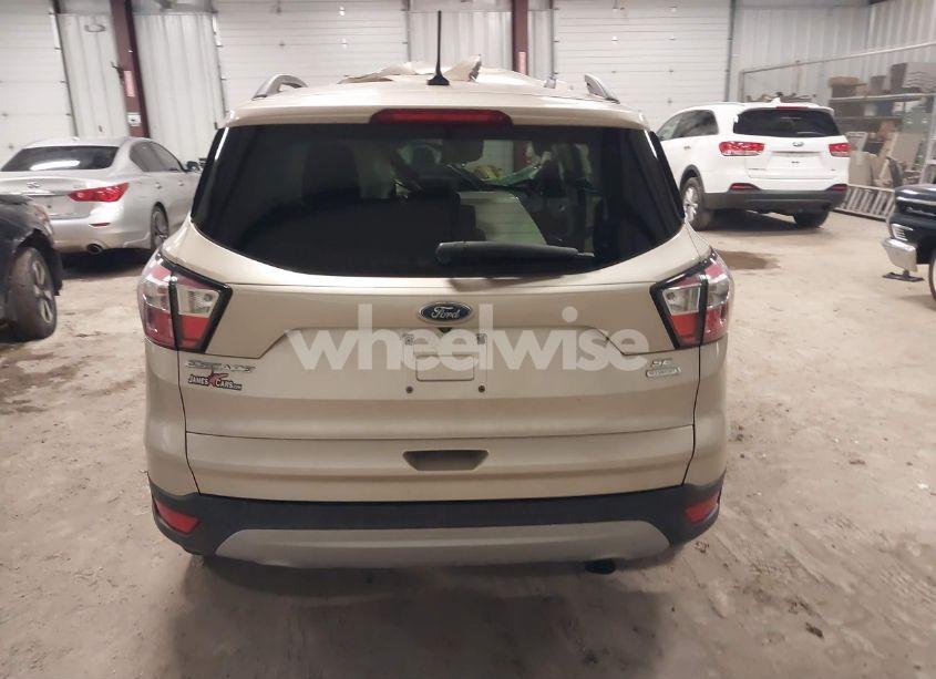 Photo 15 of 2018 Ford Escape SE (VIN 1FMCU0GD6JUA02707)