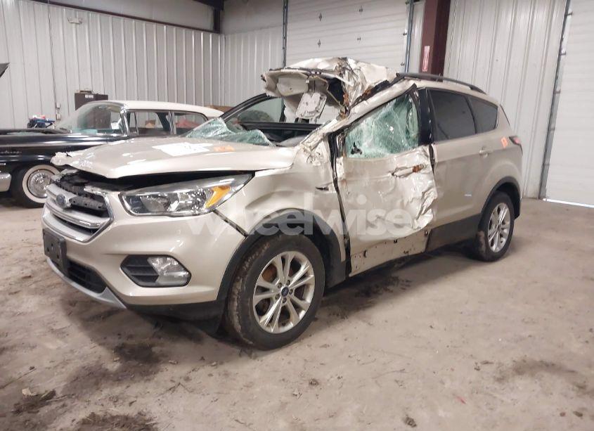 Photo 2 of 2018 Ford Escape SE (VIN 1FMCU0GD6JUA02707)