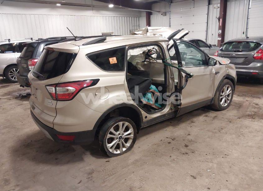Photo 4 of 2018 Ford Escape SE (VIN 1FMCU0GD6JUA02707)