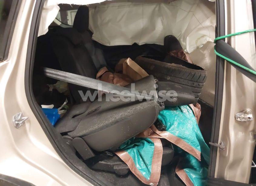 Photo 8 of 2018 Ford Escape SE (VIN 1FMCU0GD6JUA02707)