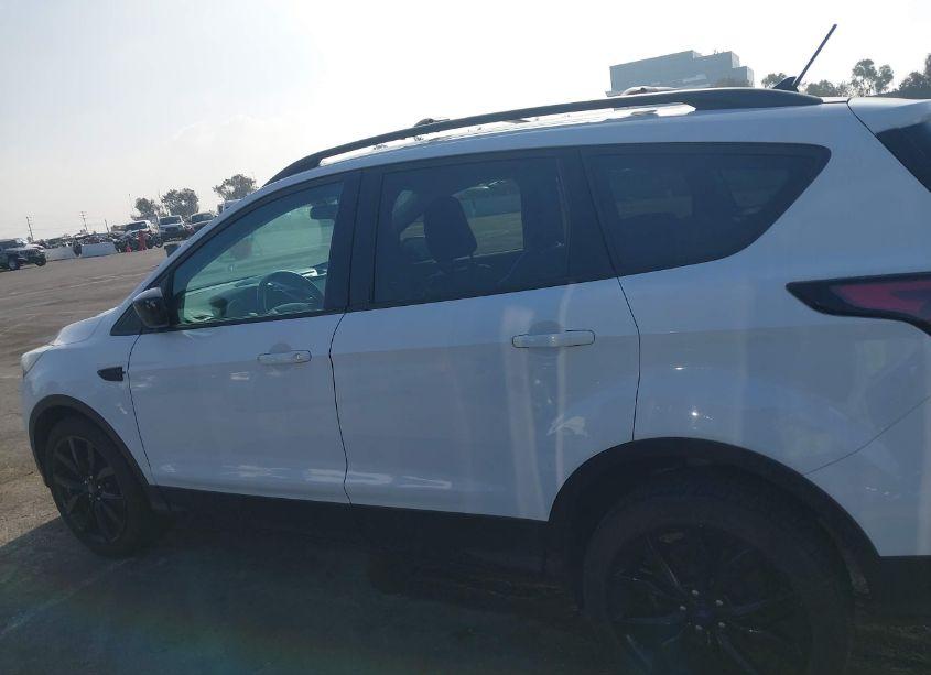 Photo 14 of 2018 Ford Escape SE (VIN 1FMCU0GD6JUA42396)